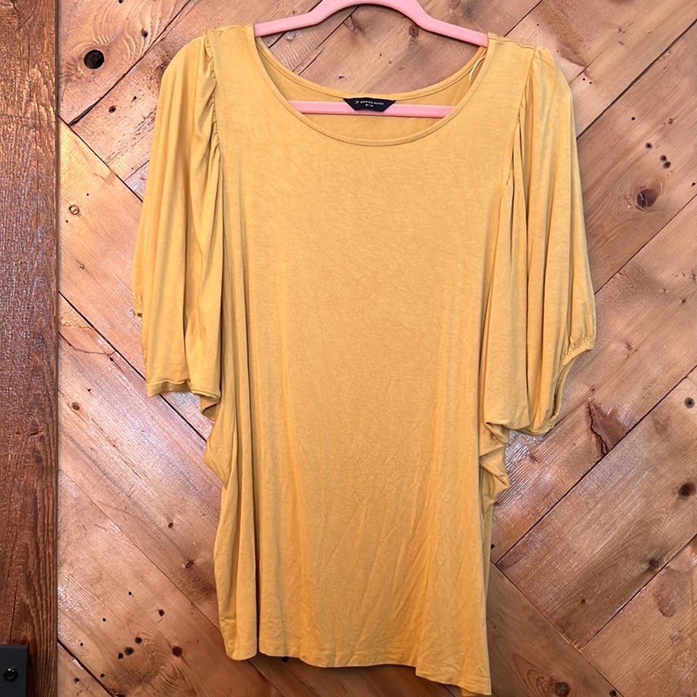 Denver Hayes soft slinkie batwing tshirt